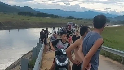 Lao ra cứu em, hai anh em ruột đuối nước thương tâm