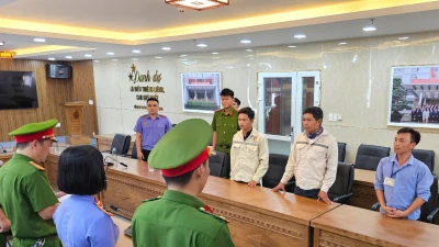 Khởi tố 3 đối tượng chôn lấp 162 tấn thải rắn ở Đà Nẵng