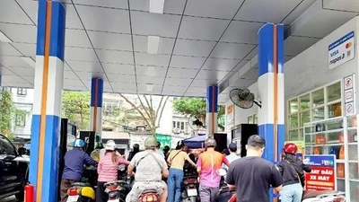 Giá xăng hôm nay 30/5: Tăng giảm trái chiều?