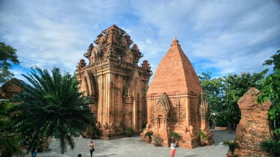 Di tích quốc gia đặc biệt tháp Bà Ponagar 