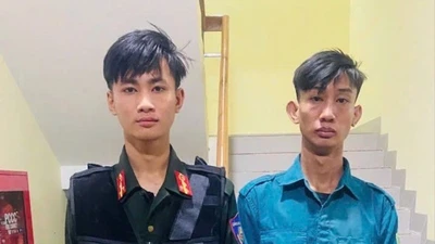 Bắt nóng 2 đối tượng giả danh công an “cưỡng đoạt tài sản”