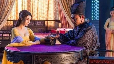 Hậu cung của hoàng đế cấm đàn ông, trừ một người