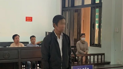 Mê trò đỏ đen, cựu cán bộ ngân hàng chiếm đoạt gần 8 tỷ đồng