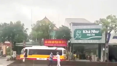 Tài xế xe buýt “nhái” đuổi đánh hành khách ở Hà Tĩnh