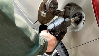Giá xăng hôm nay 05/6: Đồng loạt quay đầu?
