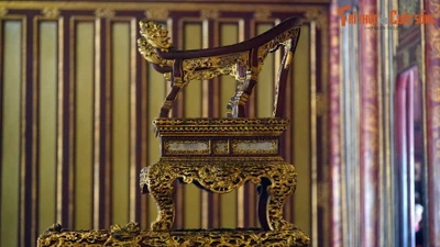 Trong suốt lịch sử tồn tại của mình, ngai vàng trong điện Thái Hòa đã chứng kiến nhiều sự kiện lịch sử lớn của nhà Nguyễn và cả dân tộc.