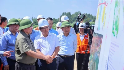 Thủ tướng yêu cầu đến ngày 19/8 phải hoàn thành đường dây 500 kV Lào Cai-Vĩnh Yên 