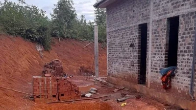 Bé gái 6 tuổi tử vong dưới hố nước ở Quảng Trị