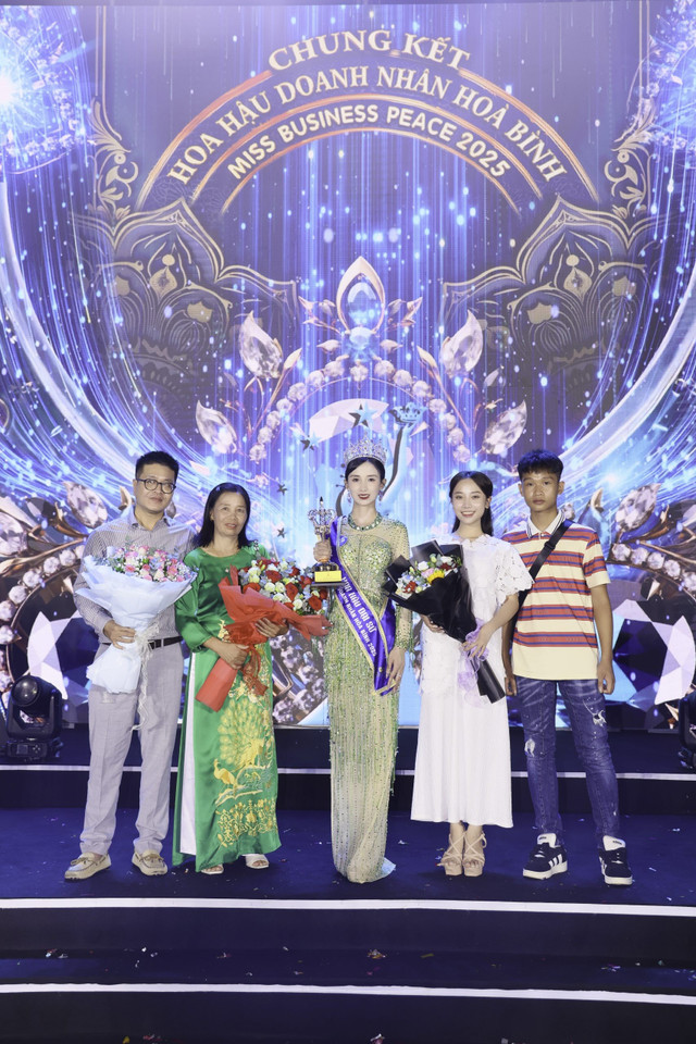 Hoa hậu Đại sứ Thanh Hương chia sẻ niềm vui cùng gia đình. h4.jpg