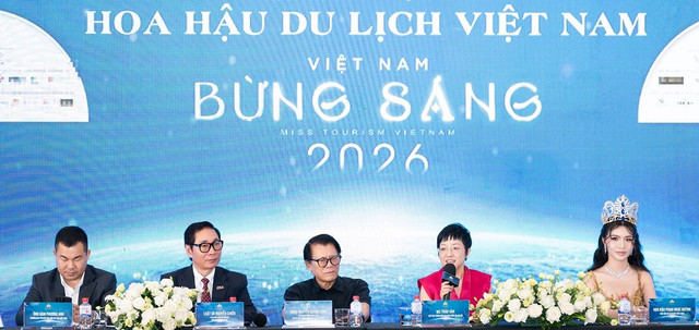MC Thảo Vân và ê-kíp trong họp báo. Ảnh: Trọng Vũ hoa-hau-du-lich-vn-1.jpg