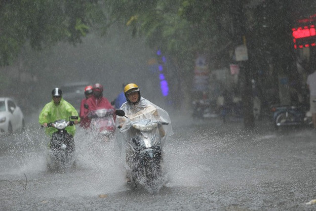 Nhiều khu vực Bắc Bộ và Trung Bộ có mưa vừa, mưa to. Nhiều khu vực Bắc Bộ và Trung Bộ có mưa vừa, mưa to.