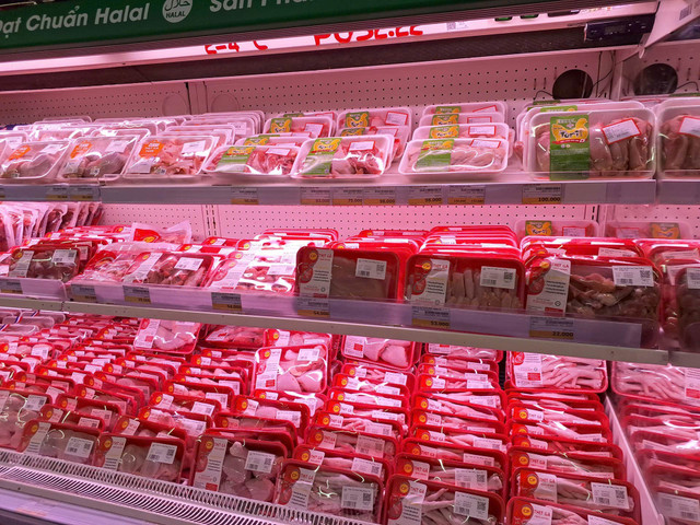 C.P. Việt Nam chuyên về các sản phẩm thức ăn chăn nuôi, thịt heo, gia cầm, thủy sản… (Ảnh Vietnamnet) cpvietnam-1.jpg
