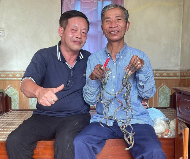 Ông khẳng định không rao bán bộ móng tay của mình với giá 7 tỷ đồng. Ảnh: Nhân vật cung cấp di-nhan-4.jpg