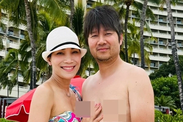 Ca sĩ Hồng Ngọc khoe kỳ nghỉ bên chồng con ở trời Tây