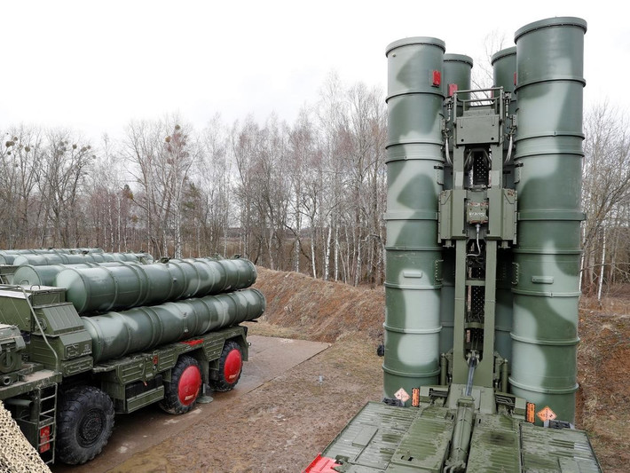 Theo nhiều nguồn tin, S-400 đã đánh chặn thành công các mối đe dọa trước khi chúng xâm nhập không phận Ấn Độ. Mảnh vỡ tìm thấy trên lãnh thổ Pakistan cho thấy khả năng Ấn Độ đã sử dụng đạn 40N6E tầm siêu xa, có thể tiêu diệt mục tiêu cách xa tới 370 km.