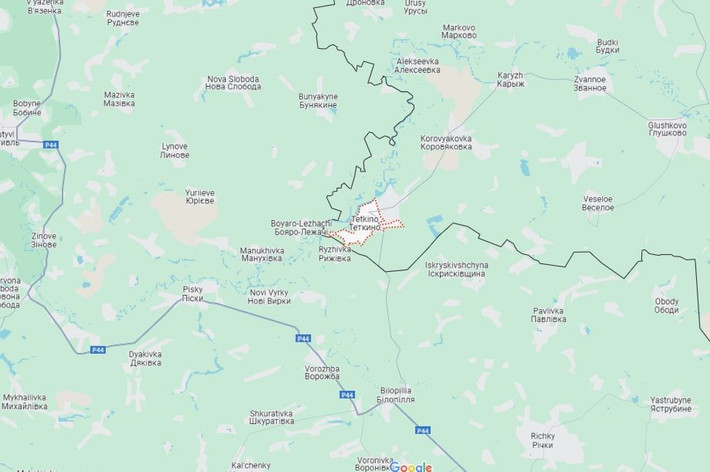 Giới lãnh đạo quân sự và chính trị Ukraine, hy vọng có thể phá hoại lễ kỷ niệm Ngày Chiến thắng lần thứ 80 của Nga, bằng cách chiếm đóng một số khu vực của quận Grushkovsky thuộc tỉnh Kursk, bao gồm cả thị trấn chiến lược Tetkino. Kế hoạch bao gồm việc cô lập chiến trường bằng cách phá hủy cây cầu bắc qua sông Semme và thả mìn bờ phía nam, nhằm mục đích giành con bài mặc cả trong các cuộc đàm phán tương lai.