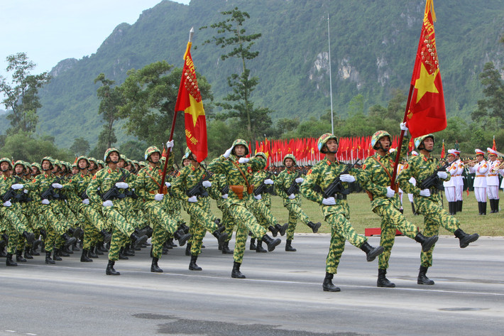 Khối Chiến sĩ Phòng hóa - lực lượng đặc biệt xử lý, ứng phó, khắc phục các sự cố hóa chất, sinh học, phóng xạ, hạt nhân.