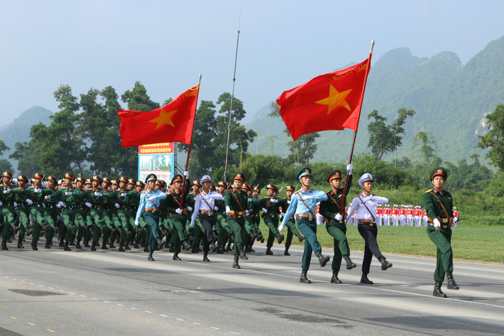 Đại tướng Nguyễn Tân Cương, Tổng Tham mưu trưởng Quân đội nhân dân Việt Nam, Thứ trưởng Bộ Quốc phòng chủ trì kiểm tra tổng hợp luyện. Cùng dự có Thượng tướng Nguyễn Văn Nghĩa, Phó Tổng Tham mưu trưởng Quân đội nhân dân Việt Nam; Trung tướng Trương Thiên Tô, Phó Chủ nhiệm Tổng cục Chính trị Quân đội nhân Việt Nam; đại diện lãnh đạo Tổng cục Hậu cần - Kỹ thuật và các cơ quan, đơn vị của Bộ Quốc phòng, Bộ Công an.
