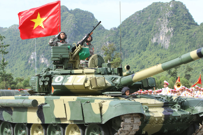 Trong ảnh là xe tăng chiến đấu chủ lực T-90S/SK của Quân đội nhân dân Việt Nam.