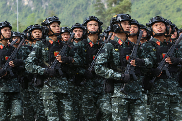 Khối nam chiến sĩ Cảnh sát Đặc nhiệm.