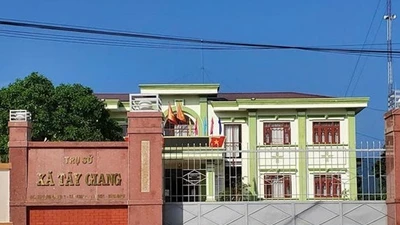 Đình chỉ chức Chủ tịch xã vì buông lỏng quản lý tài nguyên