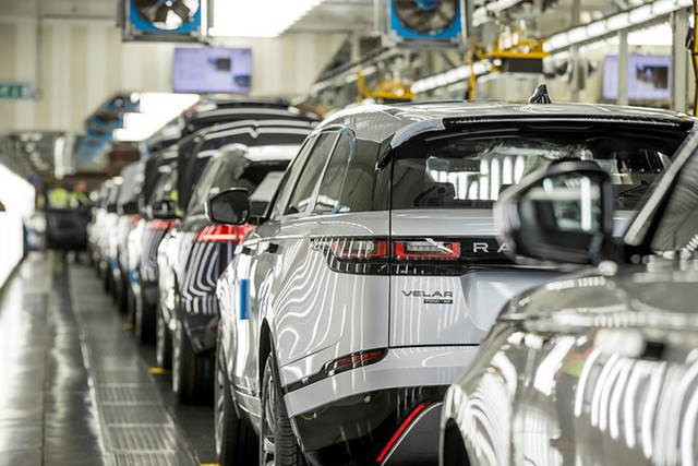 Thông tin cập nhật cho biết JLR hiện không xác định được vị trí của khoảng 40.000 xe mới sản xuất trước khi sự cố xảy ra. 2.jpg