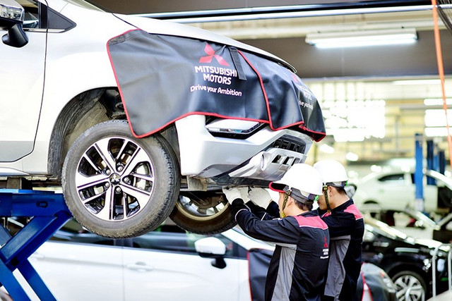 Khi bảo dưỡng xe tại các nhà phân phối ủy quyền, khách hàng sở hữu xe Mitsubishi sẽ nhận được ưu đãi lên đến 30% cho phụ tùng chính hãng. 1-1577.jpg