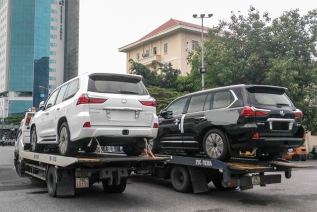 Bộ Công Thương cho biết, hiện nay, phần lớn ôtô nhập khẩu không nhằm mục đích thương mại được thực hiện dưới hình thức quà biếu, tặng. 2-6368.jpg