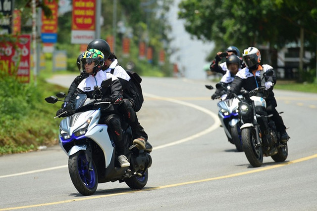 Với nhiều người, xe ga đơn giản chỉ để chạy phố. Tuy nhiên việc chinh phục những con dốc gắt, cua tay áo hay đổ đèo lại đơn giản với NVX 155 2025. 5-3163.jpg