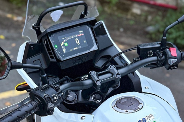 Honda NX500 là mẫu xe thuộc phân khúc adventure-touring cỡ trung. 3-2834.jpg