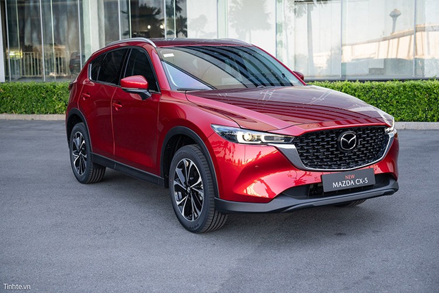 Với 1.416 xe bán ra thị trường, mẫu xe Mazda CX-5 tiếp tục là mẫu xe bán chạy nhất phân khúc SUV cỡ C tại Việt Nam trong tháng 4/2025. 2.jpg