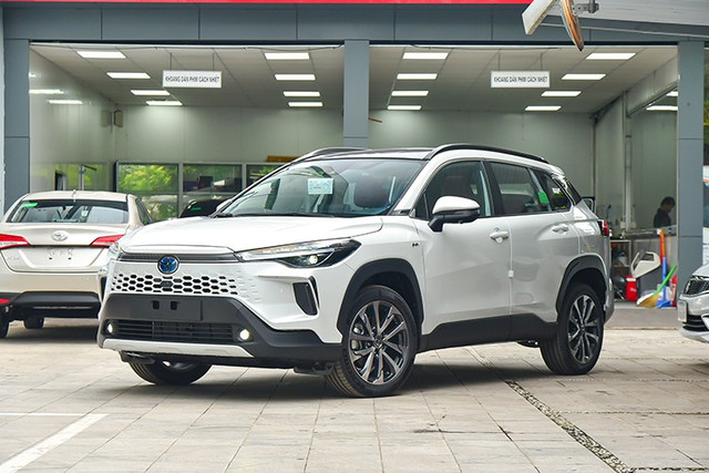 Toyota Corolla Cross HEV với 238 xe được tiêu thụ. 3-2191.jpg