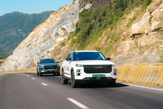 Đối với mẫu xe Jaecoo J7, mẫu SUV này có giá từ 739 triệu đồng. 1-4098.jpg
