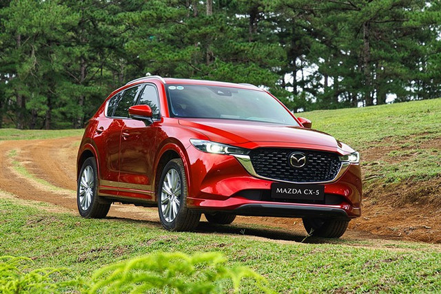 Vị trí thứ 2 trong phân khúc là Mazda CX-5 với 1.446 xe được bán ra, tăng 30 xe so với tháng trước. 3-4540.jpg