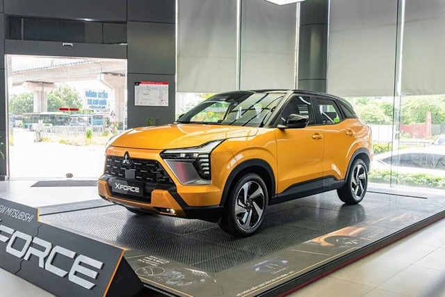 Với mẫu SUV cỡ nhỏ Mitsubishi Xforce, ngoại trừ phiên bản GLX, tất cả phiên bản còn lại đều có ưu đãi 50% phí trước bạ. 2.jpg