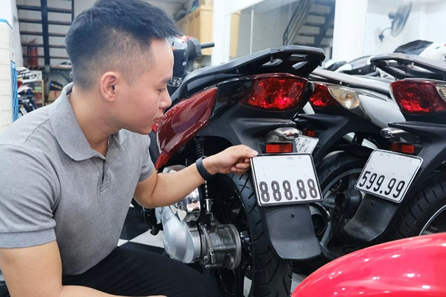 Sau hơn một tháng triển khai phiên đấu giá biển số xe lần thứ 6 theo Nghị định 156/2023/NĐ-CP, Cục Cảnh sát giao thông (Bộ Công an) cho biết đã có hơn 34.600 biển số được đấu giá thành công. 1-800.jpg