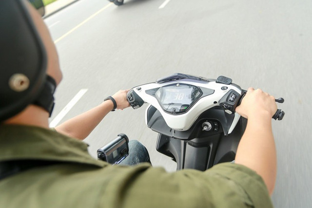 Yamaha NVX 155 2025 mới được hãng xe Nhật bản bổ sung hàng loạt tính năng như YECVT, Y-Shift, màn hình TFT, chế độ lái kép,... 8-1246.jpg