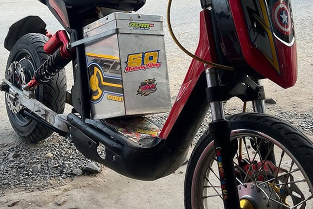 Việc can thiệp vào hệ thống pin xe điện, đặc biệt khi sử dụng cell pin không rõ nguồn gốc hoặc công nghệ lỗi thời tiềm ẩn rất nhiều nguy cơ cháy nổ. 4-926.jpg