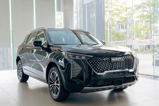 Haval Jolion 2025 được trang bị hệ truyền động hybrid gồm động cơ xăng 1.5L, sản sinh công suất khoảng 94 mã lực, mô tơ điện 154 mã lực. 1-9418.jpg