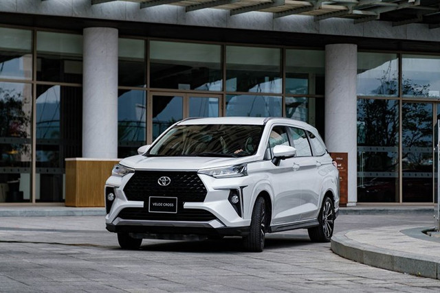 Veloz Cross với ưu đãi tương đương 100% lệ phí trước bạ và 1 năm bảo hiểm thân vỏ Toyota. 1-1201.jpg