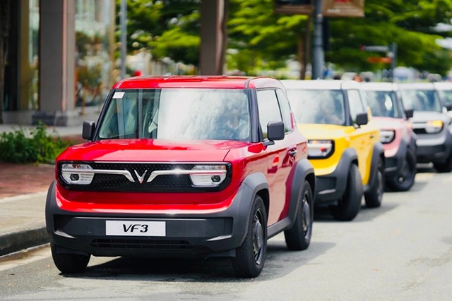 VinFast VF3 tiếp tục là mẫu xe bán chạy nhất với 31.386 xe được tiêu thụ trong 9 tháng đầu năm, riêng tháng 9 đạt 2.682 xe. 2-8010.jpg