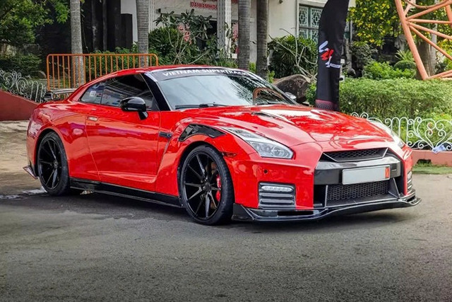 Những trang bị trên đã giúp cho siêu xe đường phố Nissan GT-R chỉ mất khoảng thời gian 3,5 giây để tăng tốc lên 100 km/h từ vị trí xuất phát. Tốc độ tối đa trên những chiếc Nissan GT-R là 309 km/h. 1-1594.jpg