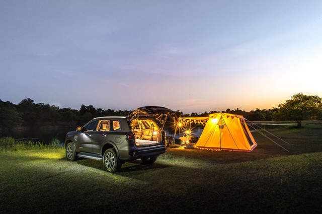 Dòng xe Everest phiên bản Titanium 4x4 cũng được Ford Việt Nam và hệ thống đại lý đề xuất ưu đãi với tổng trị giá lên đến 31 triệu đồng. 4-8252.jpg