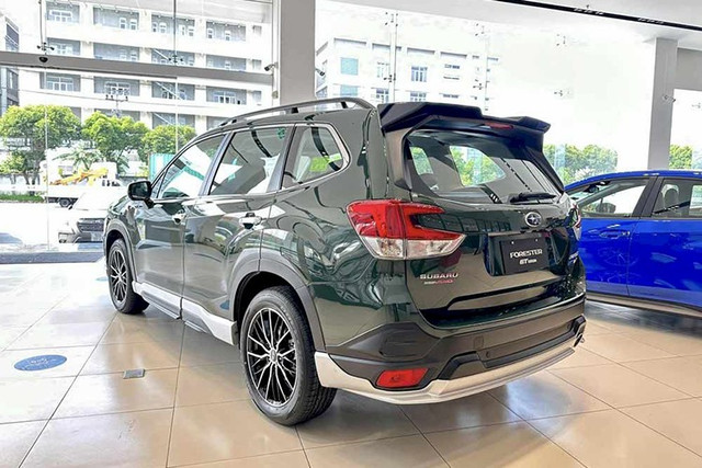 Subaru Forester vốn được nhập khẩu nguyên chiếc từ Thái Lan nên sở hữu giá bán không hấp dẫn trong phân khúc SUV cỡ C tại Việt Nam. 3-4307.jpg