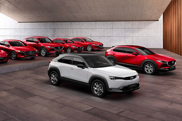 Sau nhiều năm gắn bó với vị trí CUV cỡ nhỏ thấp nhất trong dải sản phẩm của Mazda, tới đây Mazda CX-3 sẽ phải nhường chỗ cho CX-20 hoàn toàn mới. 1-4339.jpg