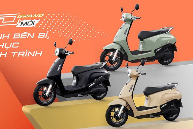 VinFast vừa cho ra mắt dòng xe máy điện Evo Grand với 2 phiên bản Evo Grand và Evo Grand Lite, với mức giá lần lượt là 21 triệu và 18 triệu đồng. 1-9143.jpg