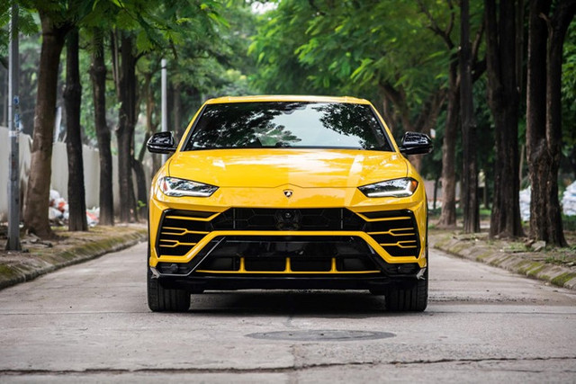 Lamborghini Urus tại Việt Nam nguy cơ bung ca-pô khi đang chạy. 3-2782.jpg