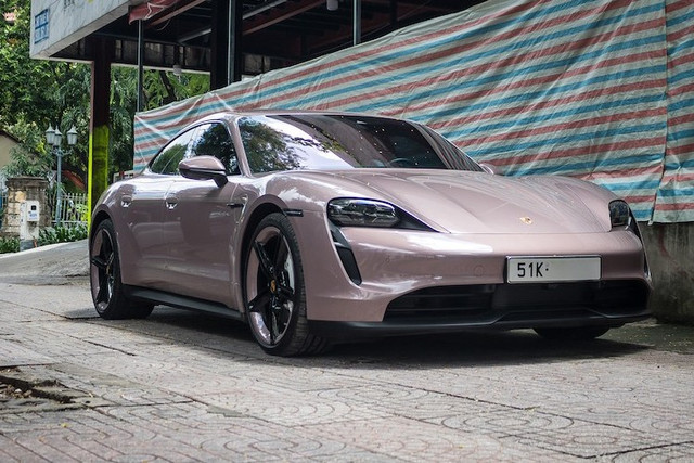 84 xe sang điện Porsche Taycan tiền tỷ bị triệu hồi tại Việt Nam. 2-1736.jpg