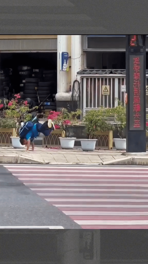 Hinh anh be trai tro tai nhay hiphop khi doi den do don tim CDM