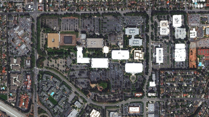 Apple mở trụ sở mới trị giá 5 tỉ USD ở Cupertino, California vào tháng 4/2017. Trụ sở mới của Apple được thiết kế giống một con tàu vũ trụ.